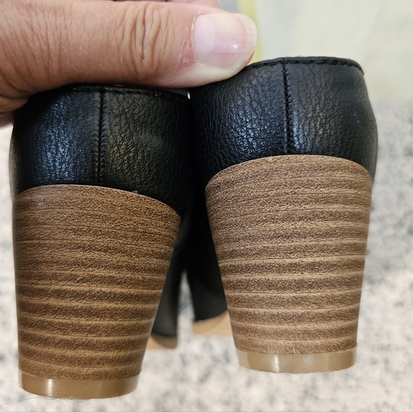 Universal Thread 8.5 Heeled Slip On Mules - Picture 4 of 7
